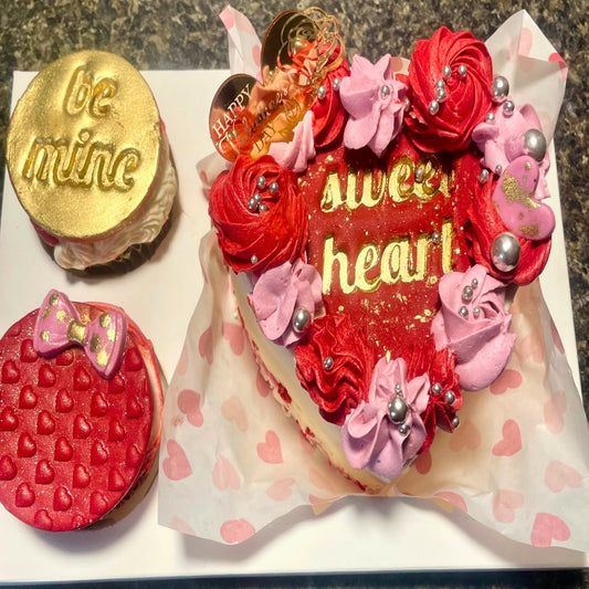 Mini 5" Cake with 2 Cupcakes (Local Pick Up Only)