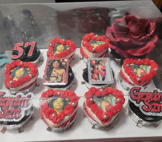 12 Glam or Designer Cupcakes