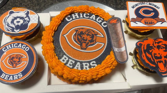 Bento Box : 6 inch single layer round or heart shaped cake with 4 custom cupcakes